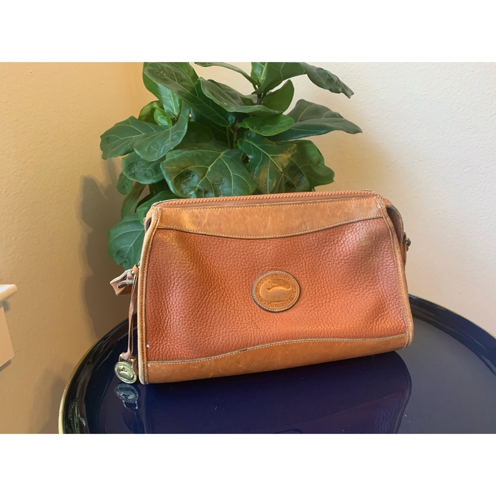 Vintage Dooney and Bourke crossbody bag AWL